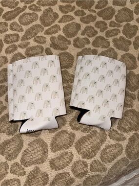 2 New Brooke Wright White Bulldog Print Can Koozie Cooler Sleeve (Pair)